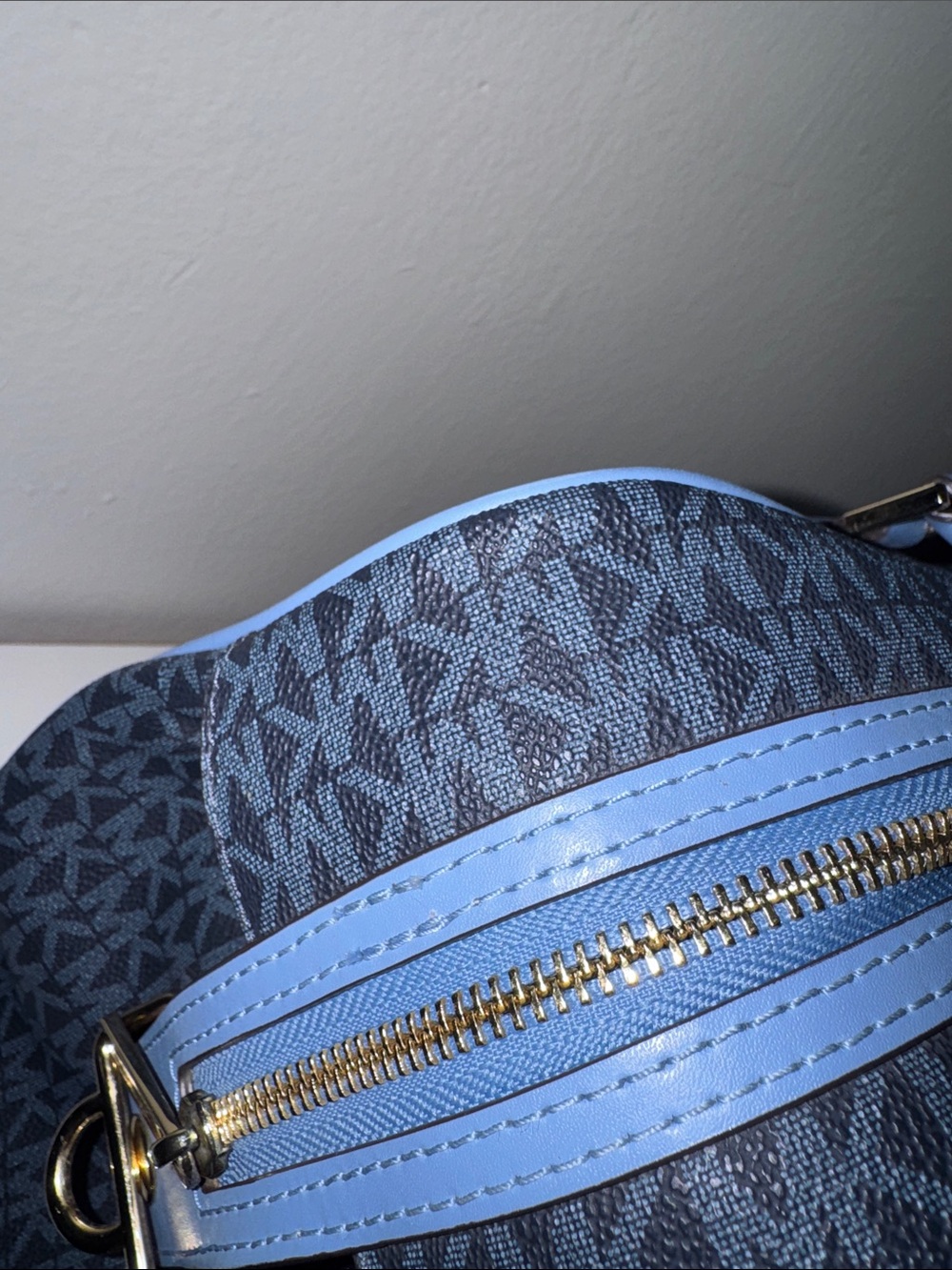 Michael Kors weekender bag - Picture 9 of 16